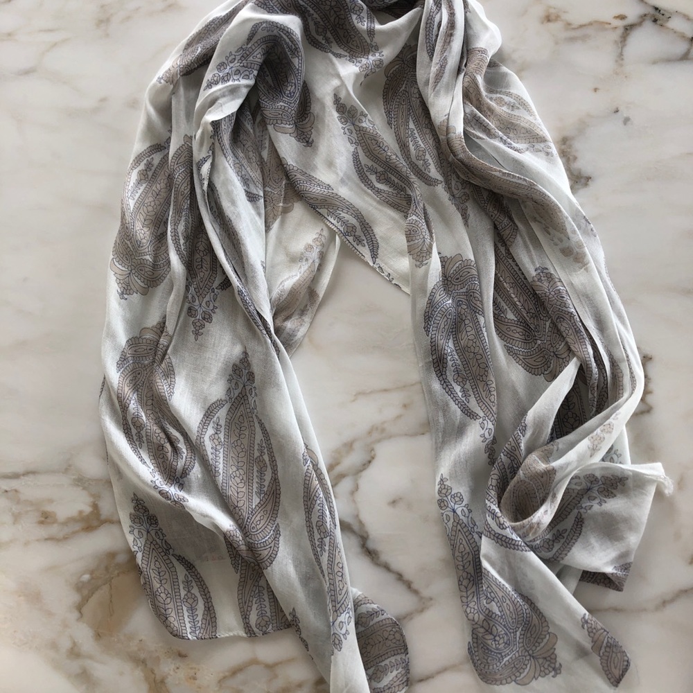 Beautiful Light and soft scarf/shawl